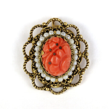 Featured image of this Vintage Women’s 14k Yellow Gold Coral & Pearl Brooch/Pendant