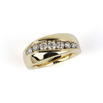 Featured image of this Men’s 14k Yellow Gold Diamond Ring