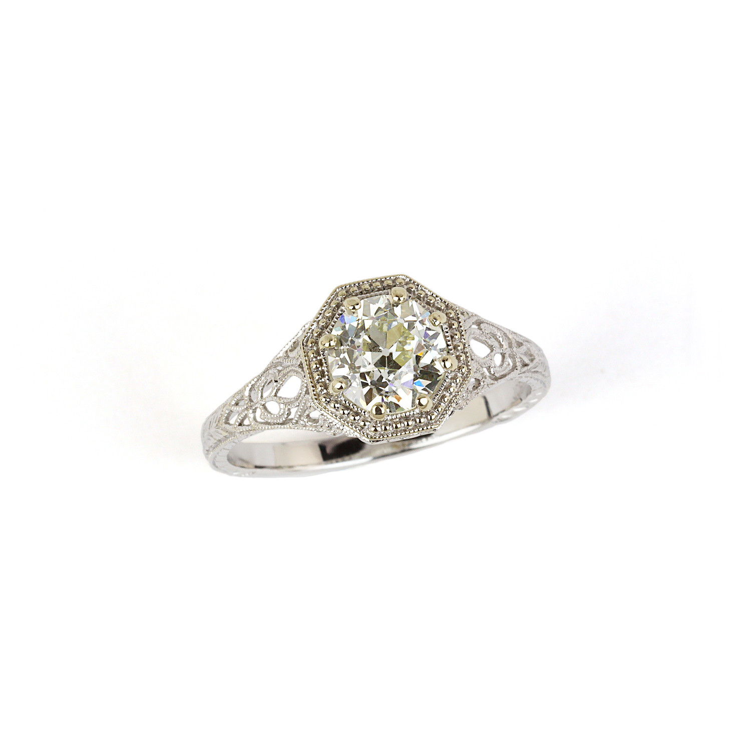 Featured image of this Women’s 14k White Gold Diamond Ring EGL Cert