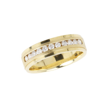 Featured image of this Men’s 14k Yellow Gold Diamond Ring