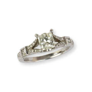 Featured image of this Women’s 14k White Gold Diamond Bridal Ring EGL Cert.
