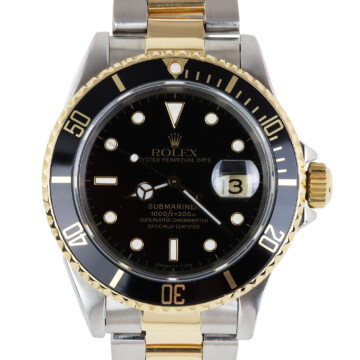 Featured image of this 18k Yellow Gold, Stainless Steel Submariner Rolex Wristwatch – 40mm Case