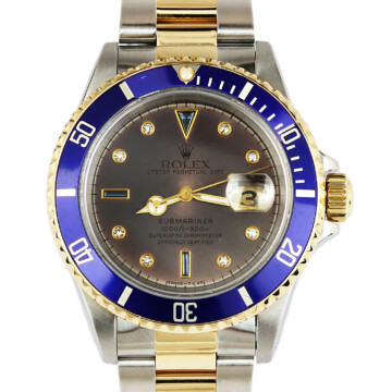 Featured image of this 18k Yellow Gold, Stainless Steel Submariner Rolex Wristwatch – 40mm Case
