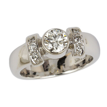 Featured image of this Women’s 14k White Gold Diamond Ring EGL Cert