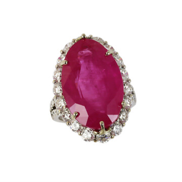 Featured image of this Women’s 18k White Gold Diamond, Pink Sapphire Ring GIA Cert