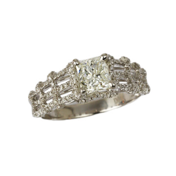 Featured image of this Women’s 18k White Gold Diamond Bridal Size 6.25 Ring EGL Cert
