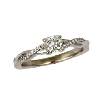 Featured image of this Women’s 18k White Gold Diamond Bridal Ring Size 6.25 GIA Cert