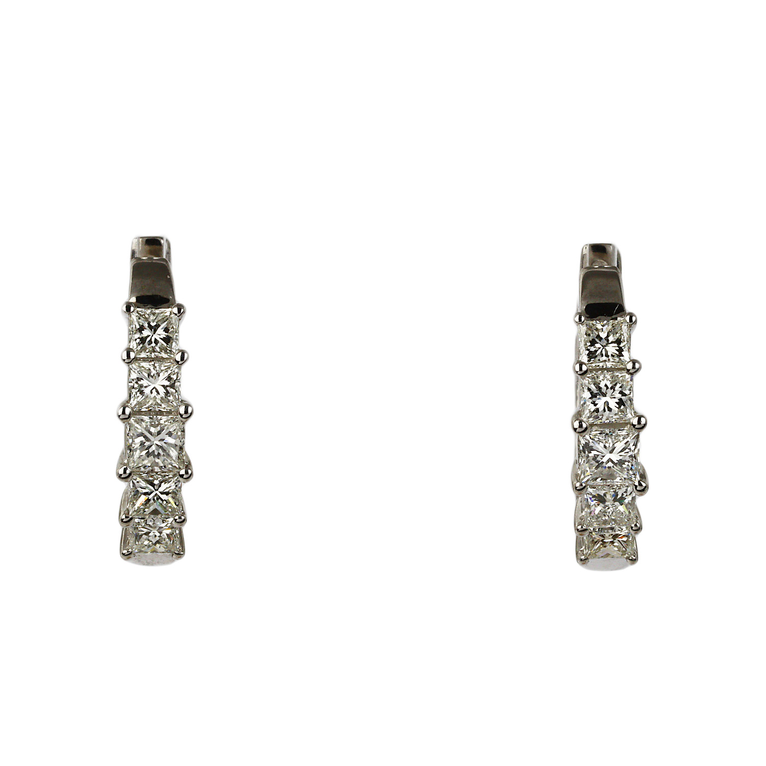 Featured image of this Women’s 14k White Gold Diamond Hoop Earrings