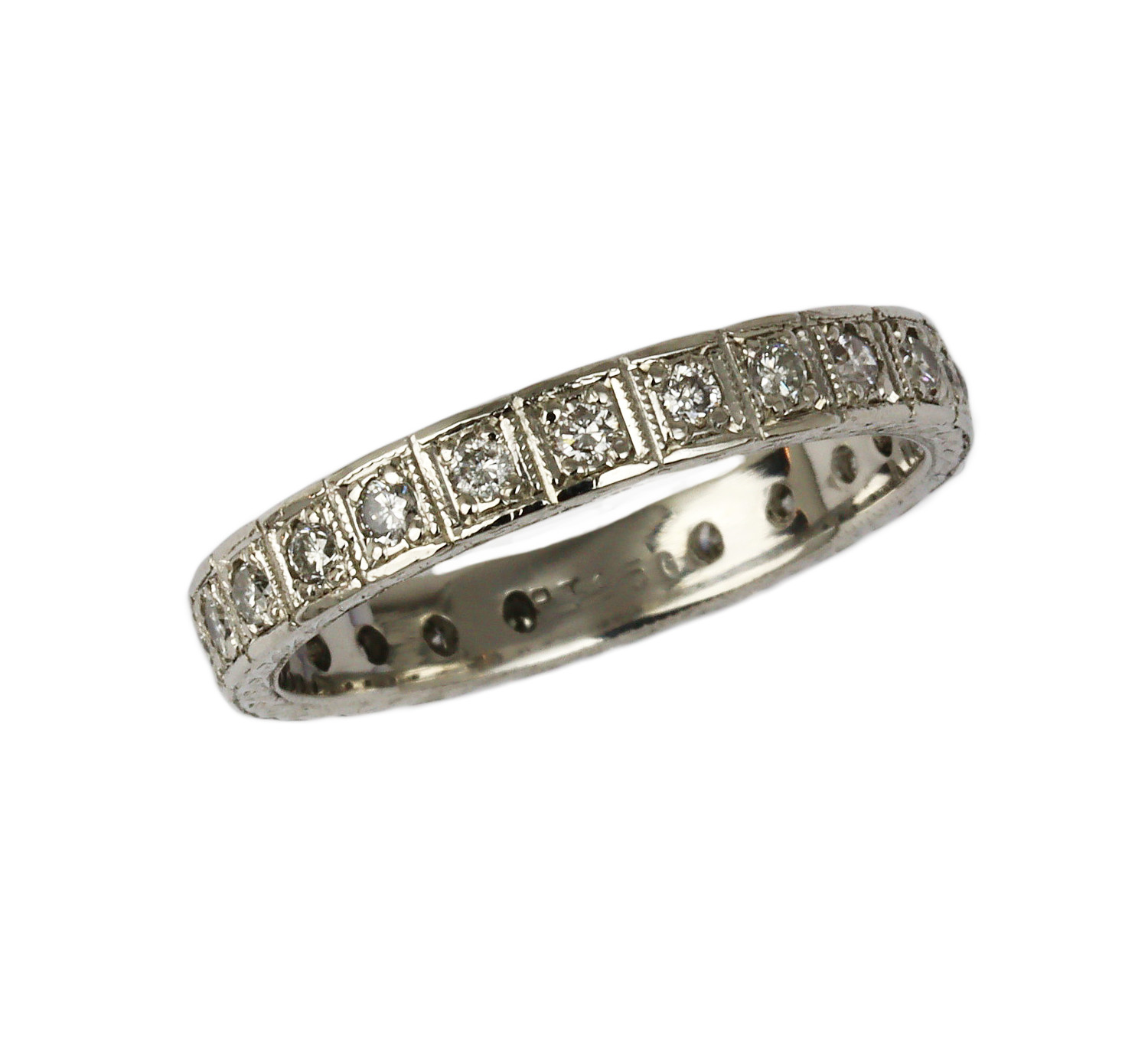 Featured image of this Women’s Platinum Diamond Eternity Band Ring Size 6