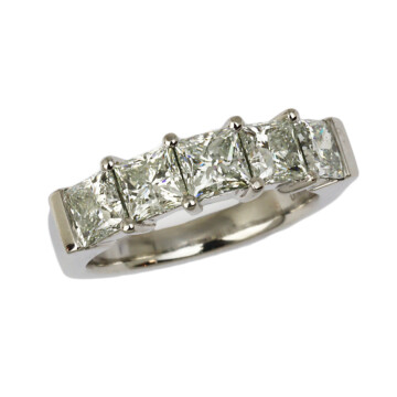Featured image of this Women’s Platinum Diamond Ring Size 6.5 EGL Cert