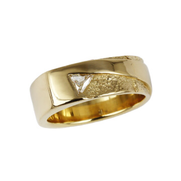 Featured image of this Men’s 14k Yellow Gold Diamond Ring Size 10.75