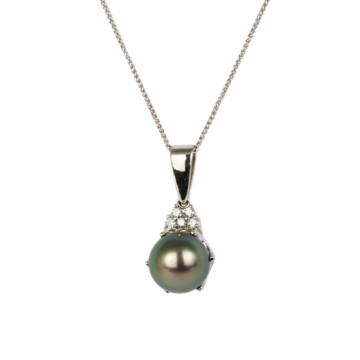 Featured image of this Women’s 18k White Gold, Diamond, Tahitian Pearl Necklace