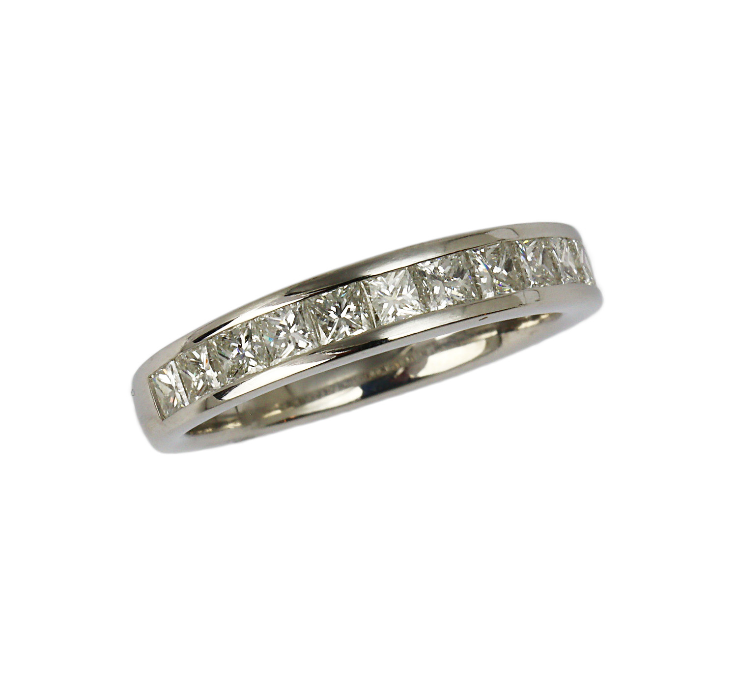 Featured image of this Women’s Platinum Diamond Ring Size 7