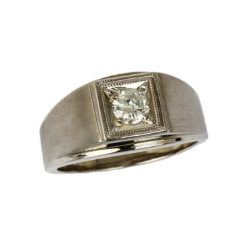Featured image of this Men’s 14k White Gold Diamond Ring Size 8.75
