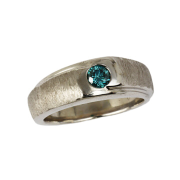 Featured image of this Men’s 14k White Gold Diamond Ring Size 9