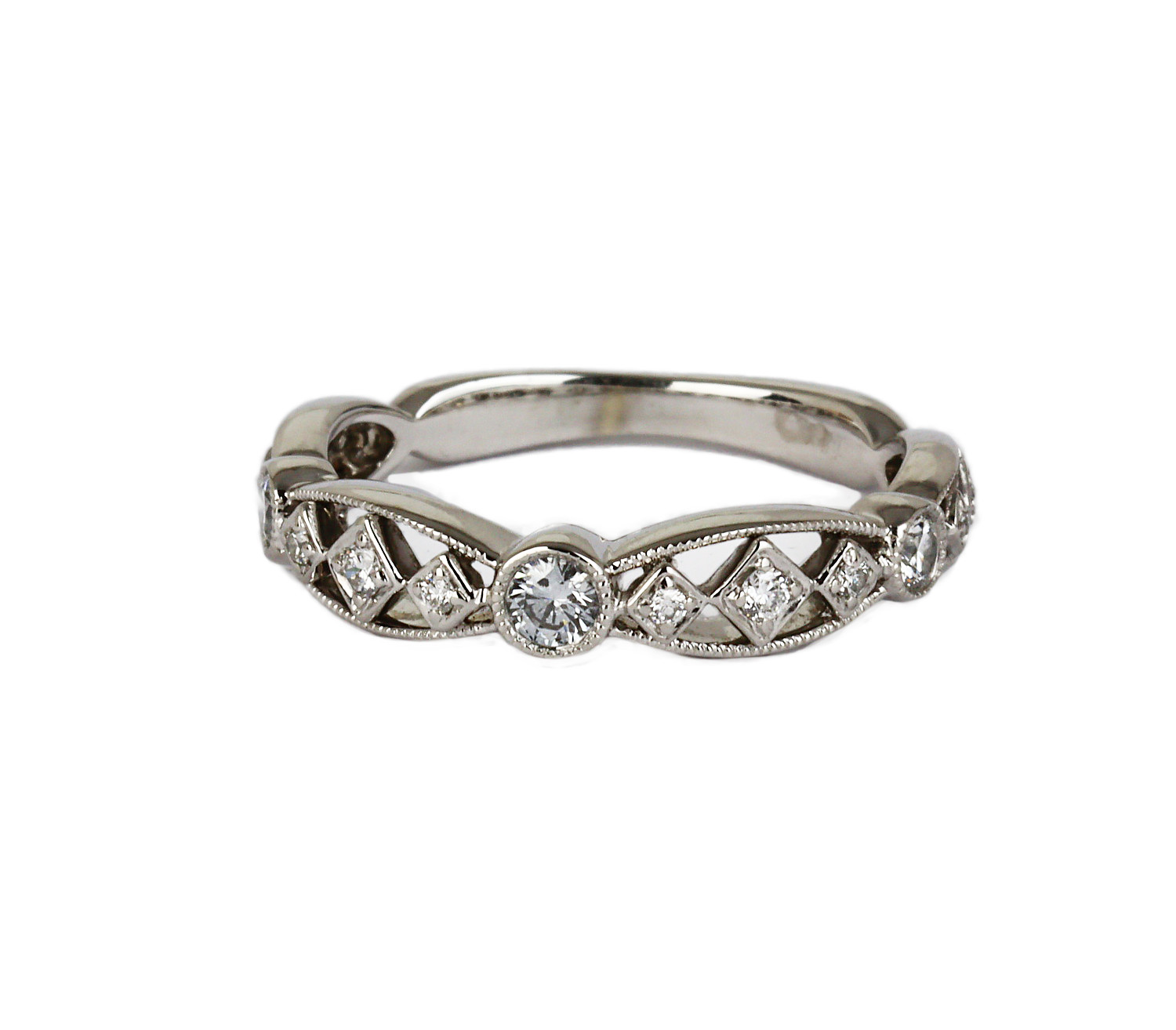 Gallery image of this Women’s 18k White Gold Diamond Ring Size 5