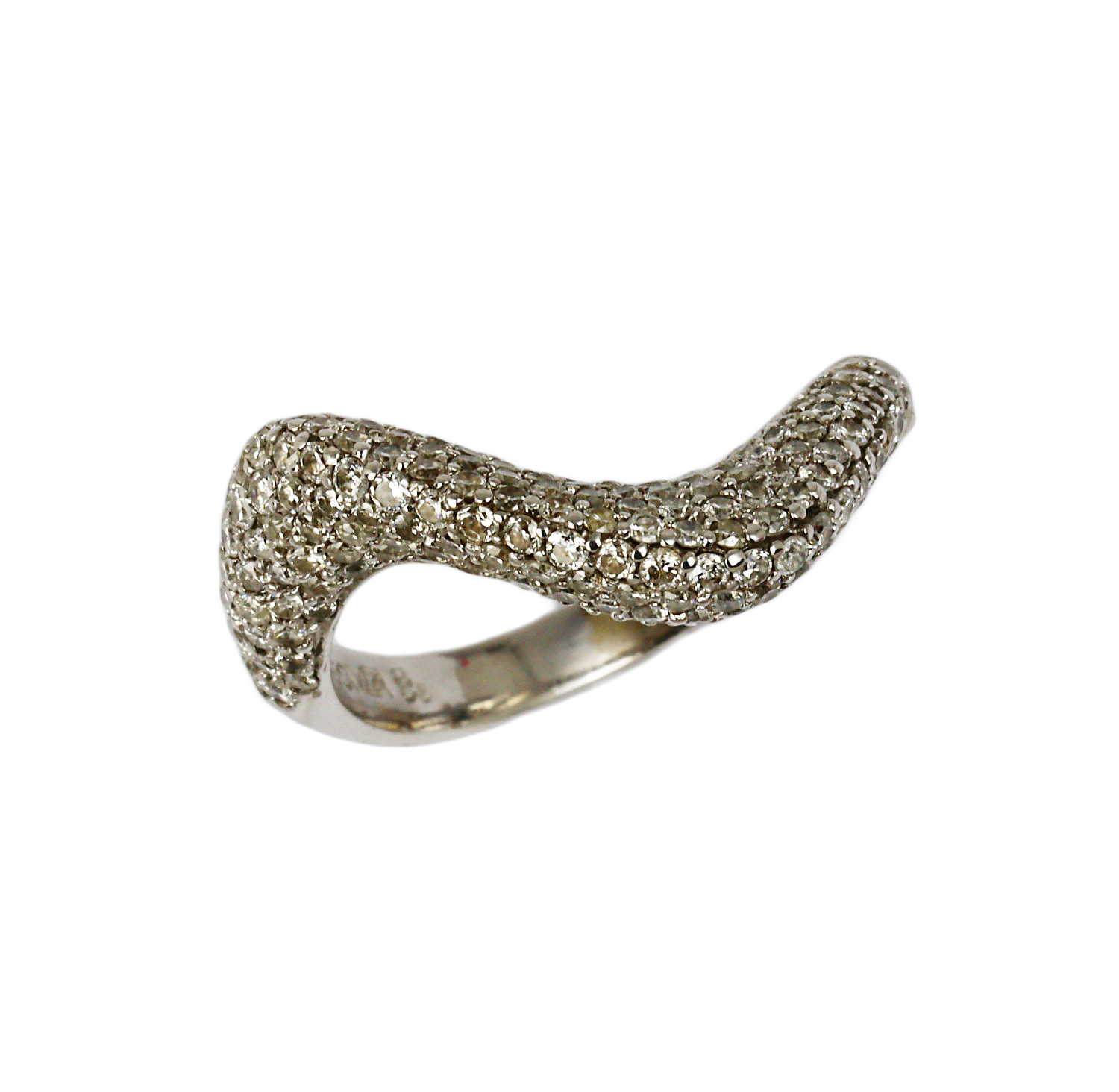 Featured image of this Women’s 18k White Gold Diamond Ring Size 6
