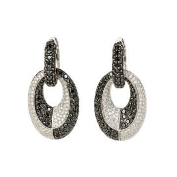 Featured image of this Women’s 18k White Gold Black & White Diamond Dangle Earrings