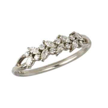 Featured image of this Women’s Platinum Diamond Ring Size 8.75