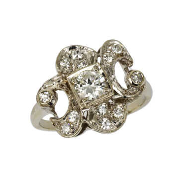 Featured image of this Women’s Vintage 14k White Gold Diamond Ring Size 7