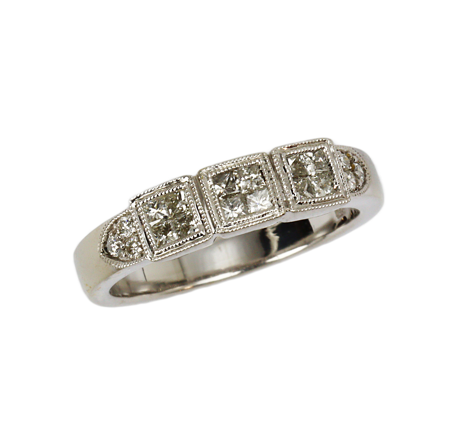 Featured image of this Women’s 14k White Gold Diamond Ring Size 6.5