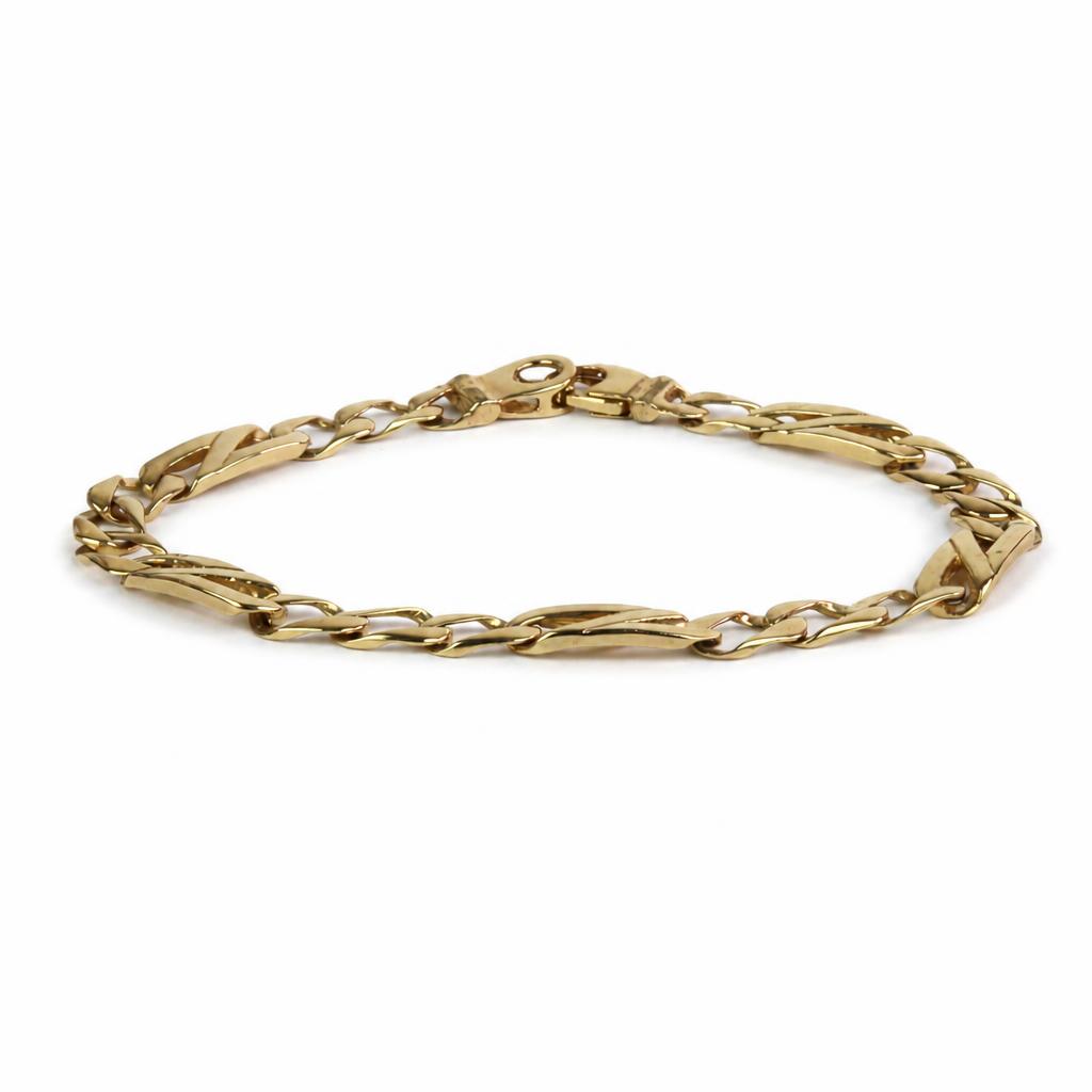 Featured image of this Men’s 14k Yellow Gold Figaro Link Bracelet